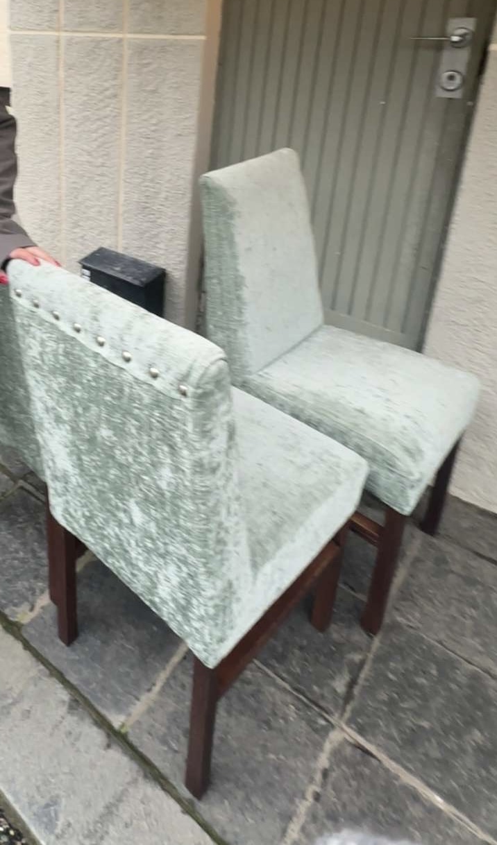 Bilde av oppdraget «4 spisestuestoler»