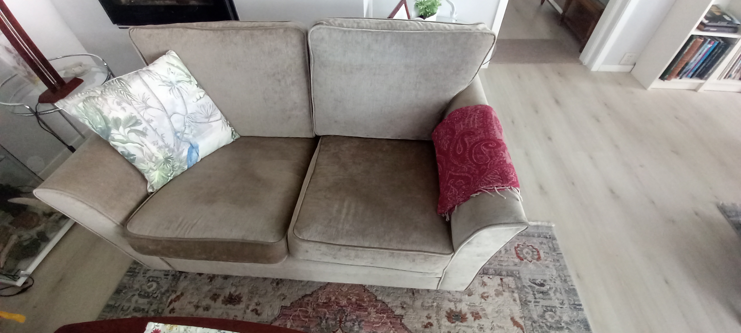 Oppdrag: Flytte hjørnesofa (2 deler)